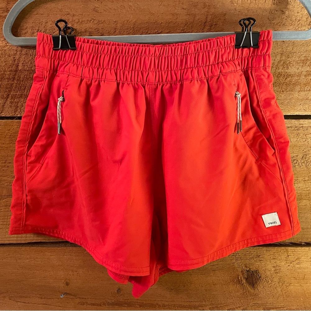 Vuori Women's Red athletic shorts, Dash Shorts